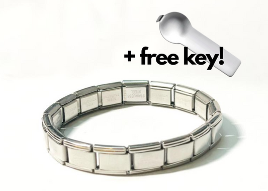 Italian charm bracelet in Pakistan

